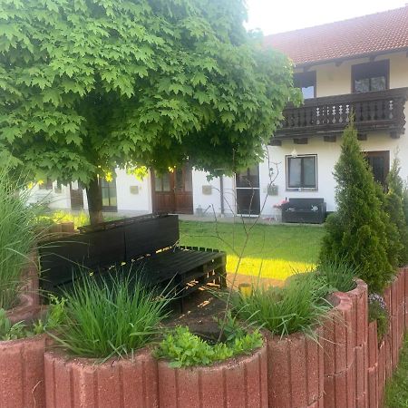 Ferienwohnung Am Ponyhof Altötting Exterior foto